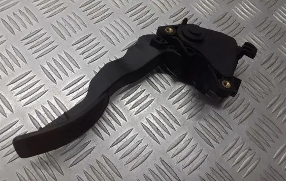 Nissan Micra Accelerator throttle pedal 180021HM0B