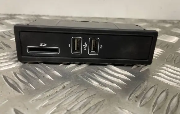 Mercedes-Benz E W213 USB socket connector A2058200526