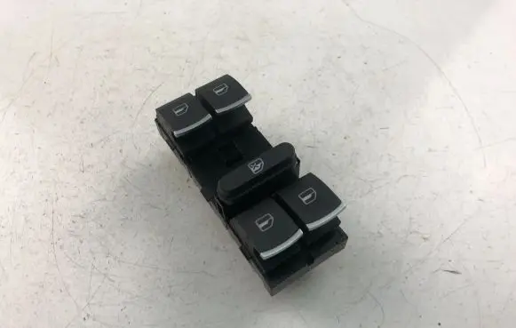 Volkswagen Tiguan Electric window control switch 5K4955857