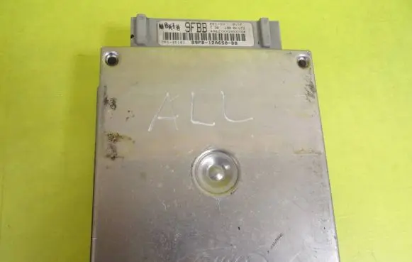 Ford Fiesta Engine control unit/module 89FB-12A650-BB 89FB12A650BB