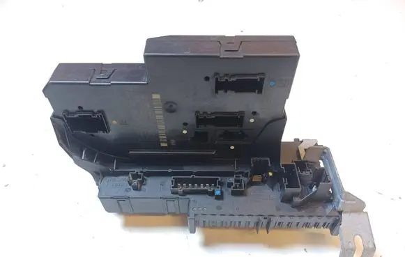 Mercedes-Benz C W204 SAM control unit 2049060105