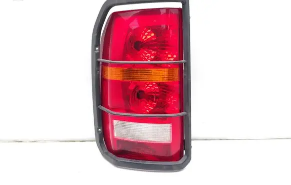 Land Rover Discovery 3 - LR3 Rear/tail lights VUB501380KD