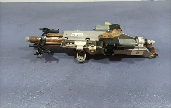 BMW 7 G11 G12 Steering wheel axle 6894879