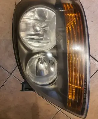 Nissan Almera Tino Headlight/headlamp 96432300