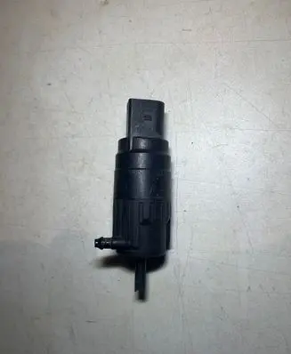 Volkswagen PASSAT CC Windscreen/windshield washer pump 1K5955651