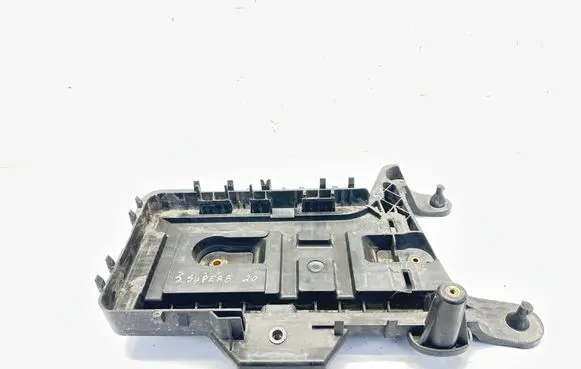 Skoda Superb B6 (3T) Battery tray 1K0915333