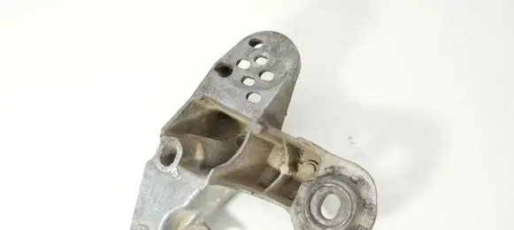 Audi A4 S4 B7 8E 8H Engine mounting bracket 8E0199351