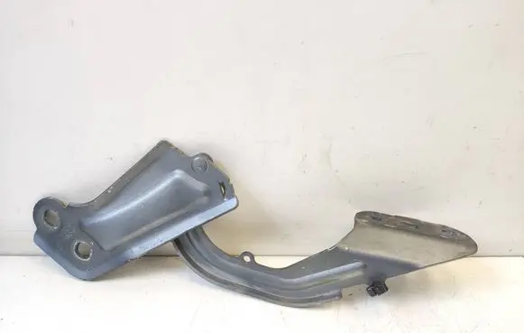 Engine bonnet/hood hinges