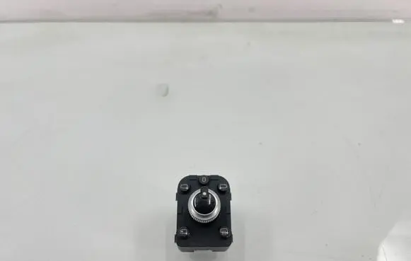 Audi Q7 4M Wing mirror switch 4M0959565M 5JT24052016 10121577