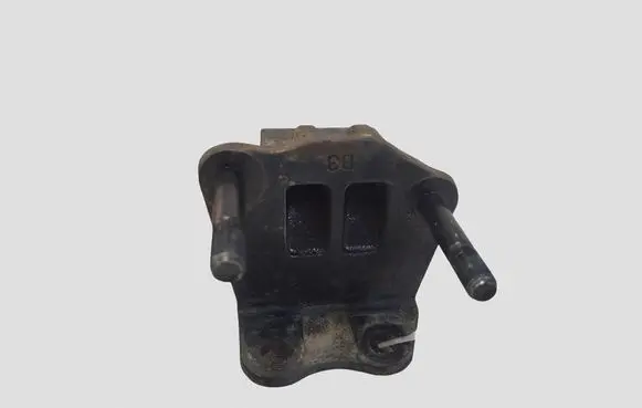 Hyundai Santa Fe Engine mount bracket 218323F050