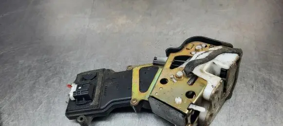 Mazda 2 Rear door lock