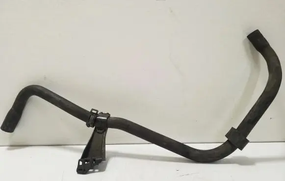 Volkswagen PASSAT B6 Engine coolant pipe/hose