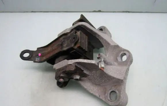 Mazda 2 Gearbox mounting bracket