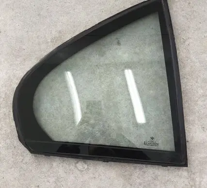 BMW 5 E39 Rear side window 51348186184