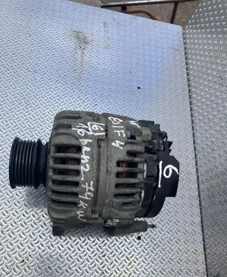 Volkswagen Golf IV Generator/alternator 038903018P