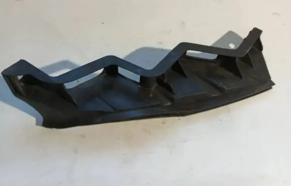 Volkswagen PASSAT B6 Front bumper mounting bracket 3C0807889