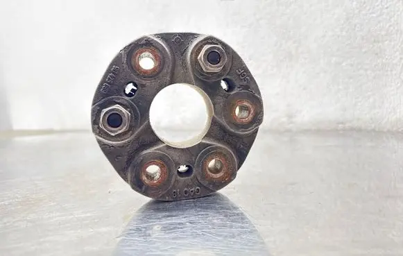 Opel Omega B1 Rear prop shaft donut coupling/joint 90425689