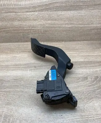 Audi A6 S6 C5 4B Accelerator throttle pedal 8D1723523N 6PV008376