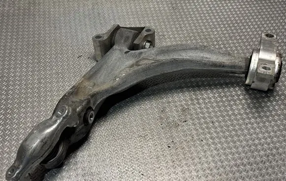 Volvo S60 Front lower control arm/wishbone 31360835