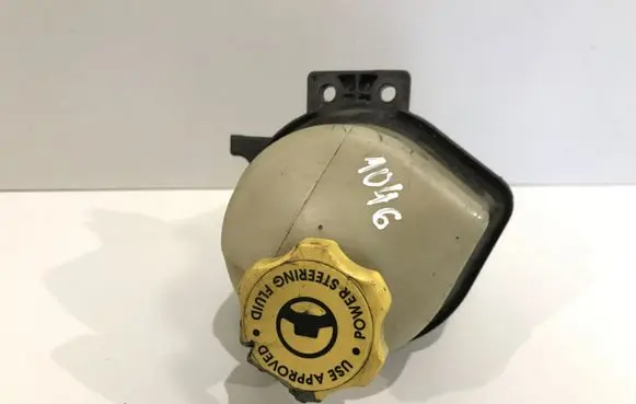Chrysler Pacifica Power steering fluid tank/reservoir 04743175AC