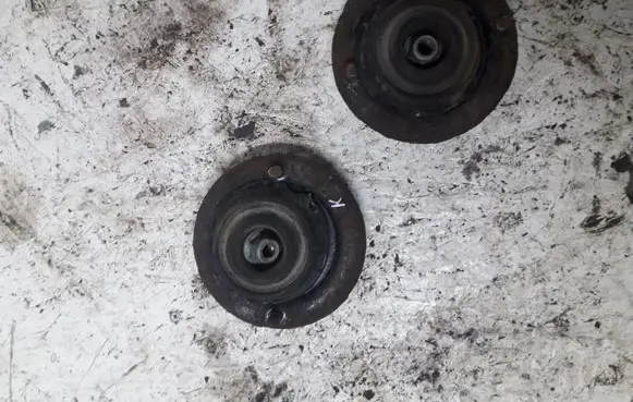 Volkswagen PASSAT B5 Front upper strut mount 