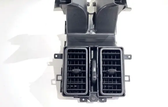 Jeep Grand Cherokee Rear air vent grill 