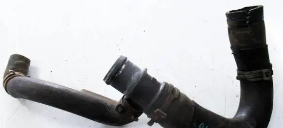 Volkswagen PASSAT B6 Engine coolant pipe/hose