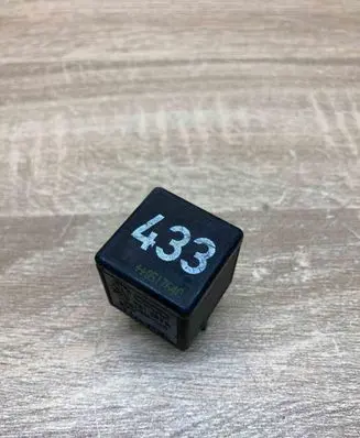 Volkswagen PASSAT B6 Other relay 3D0951253A V23134B59X418 433