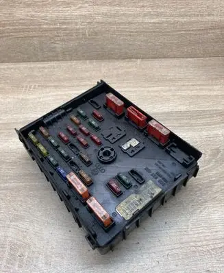 Volkswagen PASSAT B6 Fuse module 3C0937125