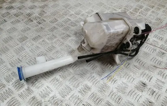 Suzuki Swift III Windshield washer fluid reservoir/tank 3840052R0