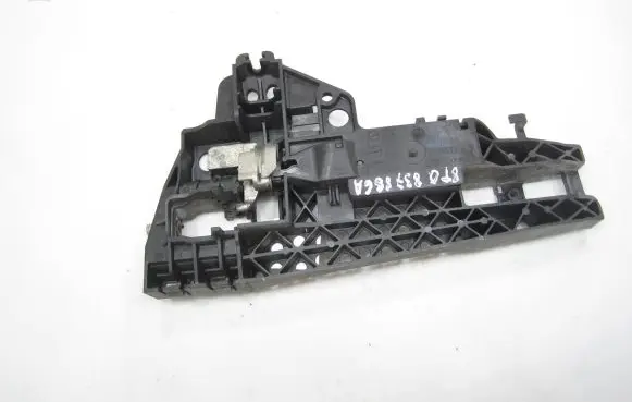 Audi A4 S4 B8 8K Front door exterior handle/bracket 8T0837886A