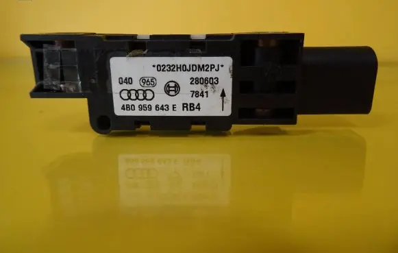 Audi A6 S6 C6 4F Airbag deployment crash/impact sensor 4B0959643E