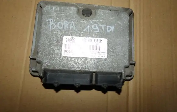 Volkswagen Golf IV Engine control unit/module 0281001646