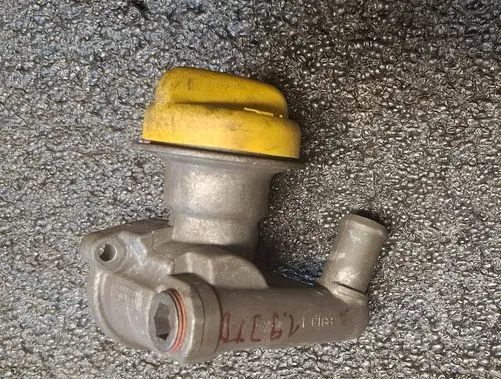 Opel Vectra C Oil filler cap 55195251
