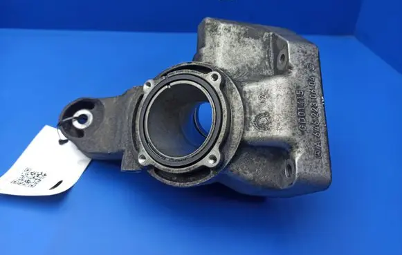 Mercedes-Benz C W204 Engine mounting bracket GD01415 A6462230604