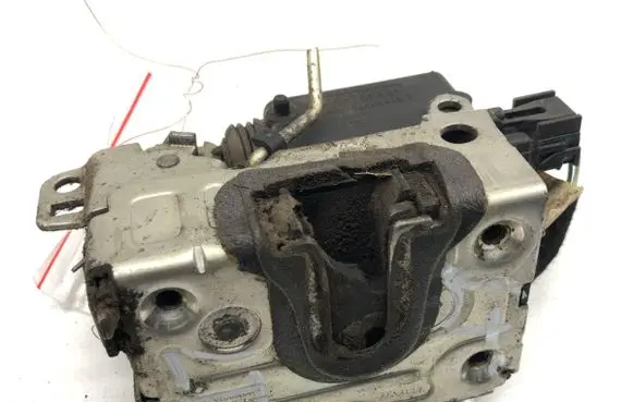 Dacia Duster II Rear door lock 