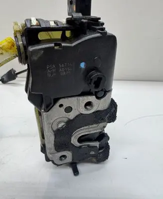 Peugeot 308 Front door lock PSA567147 567147 A01545