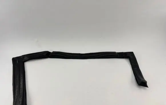 Volkswagen Touareg I Fender foam support/seal 7L6806695