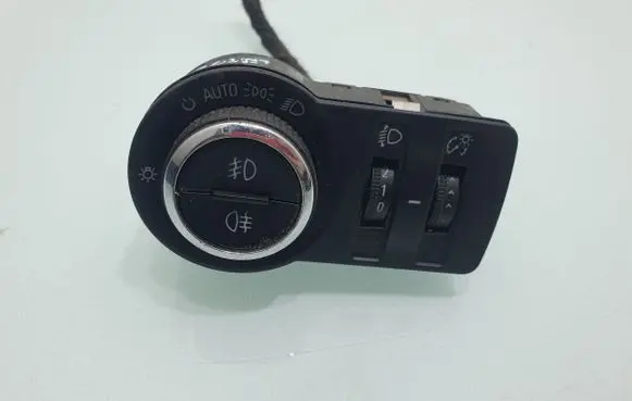 Chevrolet Cruze Light switch 13301752