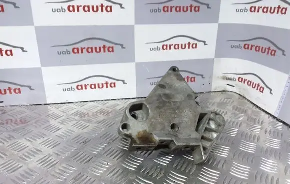 Volkswagen Touran I Engine mounting bracket 03G199207A