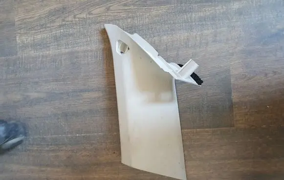 Ford Focus Tailgate/trunk side cover trim 