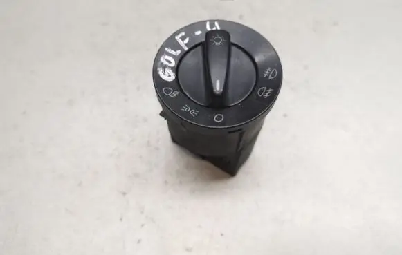 Volkswagen Golf IV Light switch 1C0941531A
