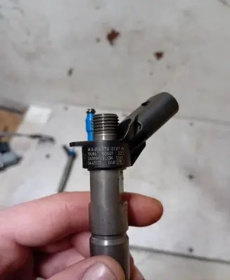 Mercedes-Benz A W177 Fuel injector 0445117048