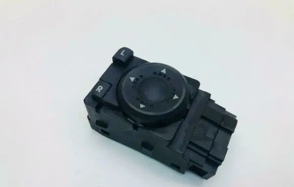 Volkswagen Golf IV Wing mirror switch 3B1959565B