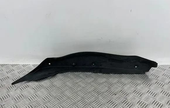 Mercedes-Benz C W205 Fender end trim A2058890025