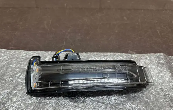 Mercedes-Benz CLA C117 X117 W117 Mirror indicator light E40262704