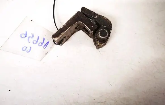 Skoda Octavia Mk2 (1Z) Rear door lower hinge 1z0833411b