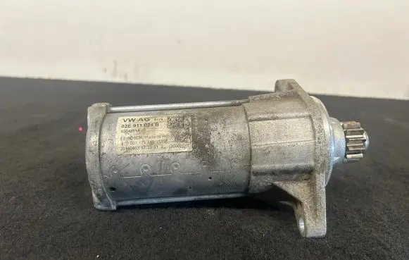 Volkswagen Golf VII Starter motor 02E911024B 03042014 0001179518