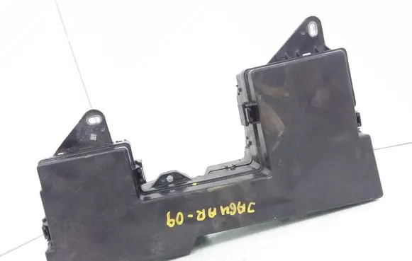 Jaguar XF X250 Fuse module 8X2T14290LD 8X2T14A003AA