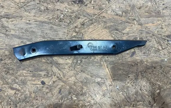 Skoda Fabia Mk3 (NJ) Front bumper mounting bracket 6V0807049 R0914